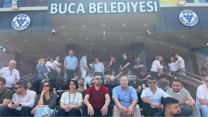 Buca Belediyesi başta olmak üzere İzmir’de haklarını alamadıklarını belirten belediye