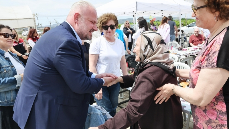 Menemen Belediye Başkanı Aydın Pehlivan, vatandaşların Kurban Bayramı’nı kutladı. Başkan