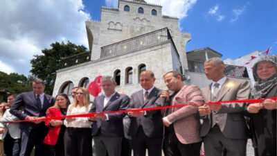 CHP Genel Başkanı Özgür Özel, Bornova Sarnıç Mahallesi’nde yapımı tamamlanan