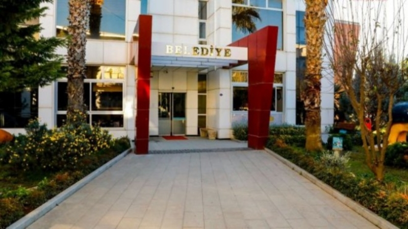 İzmir’in Seferihisar ilçesinde büyük yankı uyandıran rüşvet soruşturmasında kritik karar