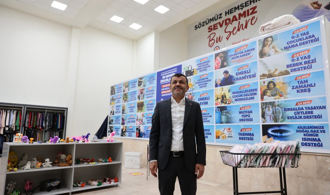 Denizli Büyükşehir Belediyesi Sevgi Eli, hayırseverler ile ihtiyaç sahipleri arasında