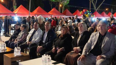 Denizli’nin Çardak ilçesinde düzenlenen "Bayram Alışverişi ve Gençlik Şöleni", ünlü