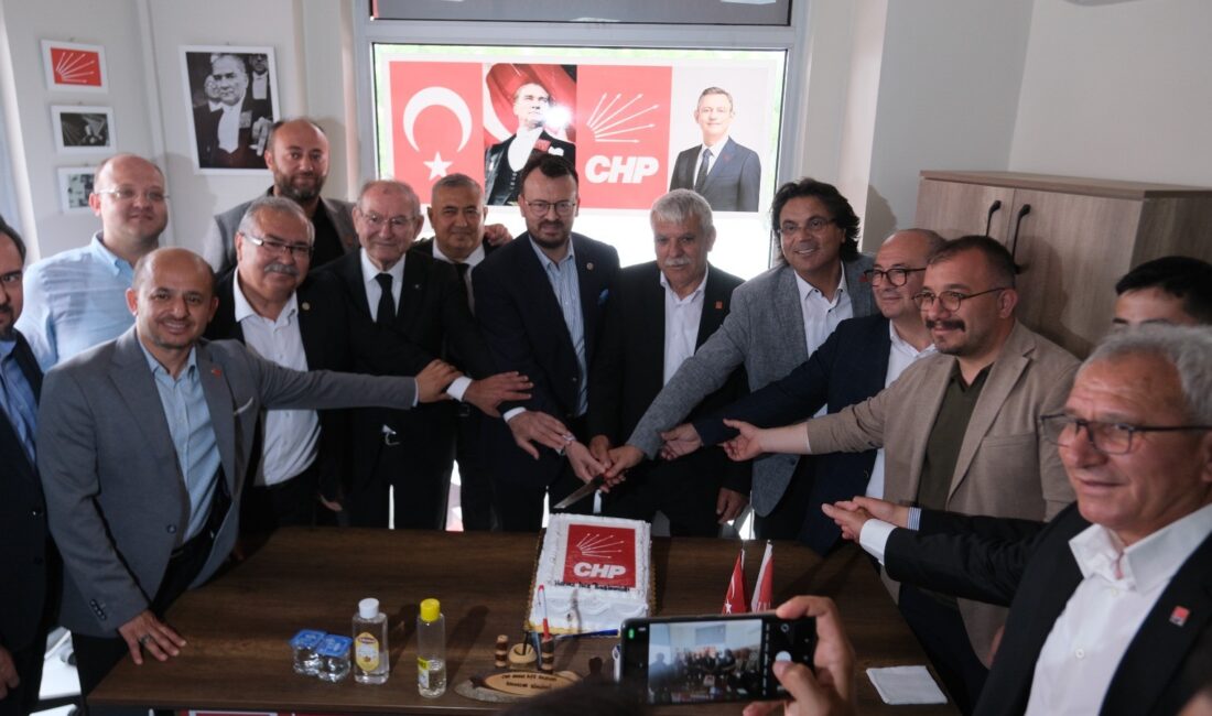 Cumhuriyet Halk Partisi (CHP) Honaz İlçe Başkanlığı’nın yeni hizmet binası,