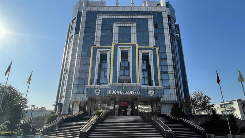 İzmir merkezli 6 ilde Buca Belediyesi'ne yönelik düzenlenen rüşvet ve