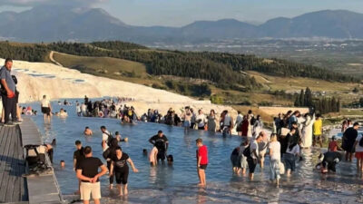 Kültür ve Turizm Bakanı Mehmet Nuri Ersoy, 9 günlük Kurban