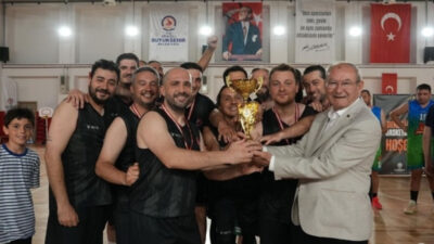 Denizli Büyükşehir Belediyesi’nin ev sahipliğinde düzenlenen Master Cup +35 Basketbol