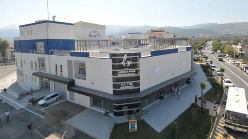 İzmir’in Güzelbahçe ilçesinde belediyeye yönelik yürütülen kaçak imar ve rüşvet