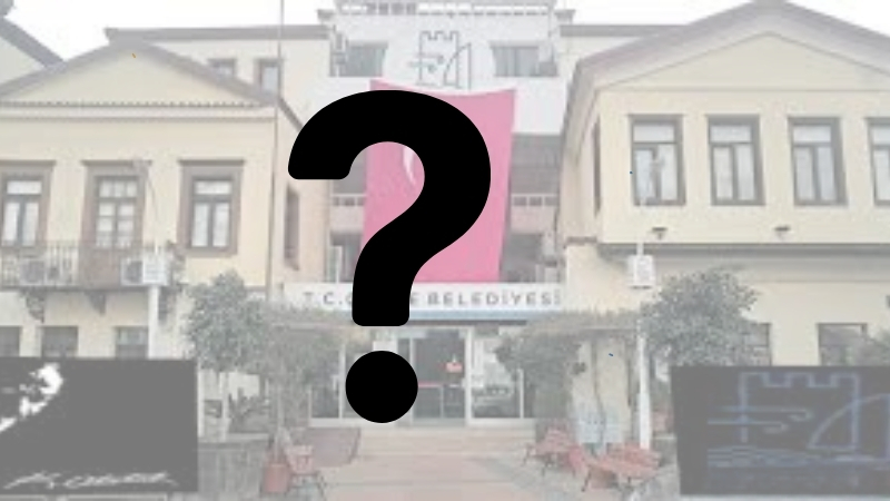 İzmir’de son dönemde belediyelere yönelik gerçekleştirilen operasyonlar, kent gündeminin ilk