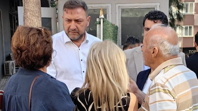 İzmir’de Balçova ve Seferihisar belediyelerine yönelik düzenlenen operasyonların ardından CHP