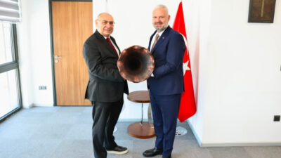 Menemen'de doğalgazı olmayan mahalleler için çok önemli bir adım atıldı.