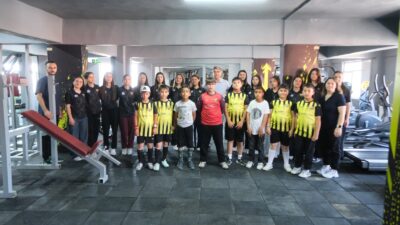 Çardak Belediyesi tarafından ilçeye kazandırılan Fitness Salonu düzenlenen törenle hizmete