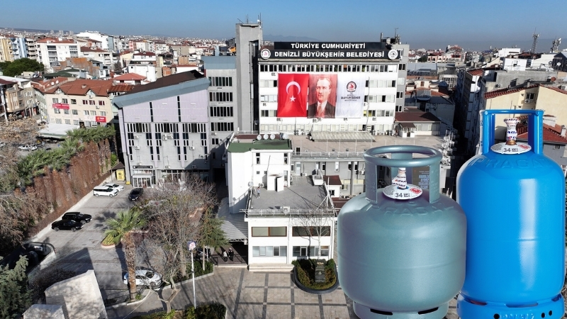 Denizli Büyükşehir Belediyesi’nin dar gelirli aileler için sürdürdüğü ‘Mutfak Tüpü