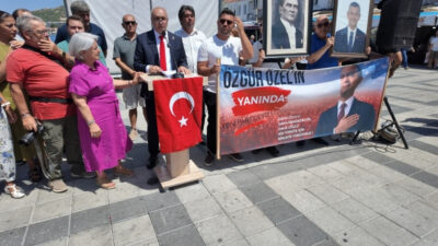 Cumhuriyet Halk Partisi(CHP) Foça İlçe Örgütü partiden topluca istifa etti.
