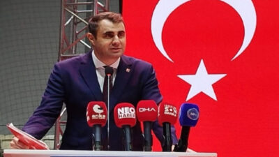 CHP İzmir’in Seçilmiş İl Başkanı Çağatay Güç, Genel Başkan Özgür