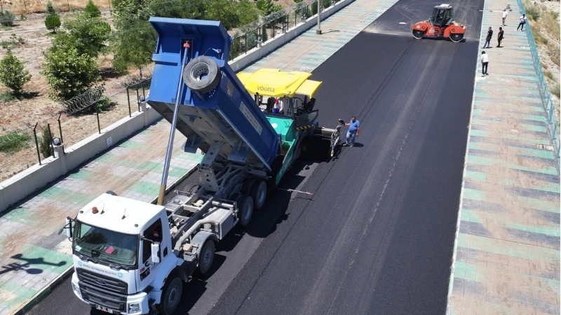 Manisa Büyükşehir Belediyesi, kent genelinde sürdürdüğü ulaşım hamlesi kapsamında Köprübaşı