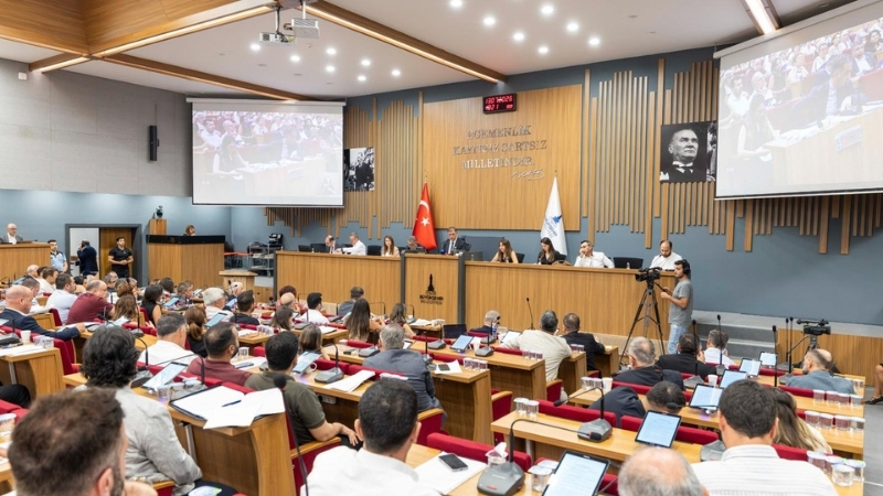 İzmir Büyükşehir Belediye Başkanı Dr. Cemil Tugay, temmuz ayı olağan
