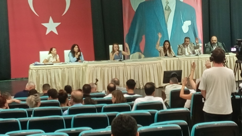 CHP’de yaşanan mutlak butlan sürecinin ardından kurulan Yeni Parti’ye geçiş