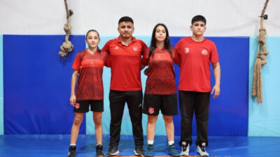 Merkezefendi Belediyesi Spor Kulübü’nün altyapısından yetişen üç genç güreşçi, gösterdikleri