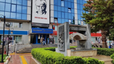 Menderes Belediye Başkanı İlkay Çiçek’in tutuklanarak görevden uzaklaştırılmasının ardından, gözler