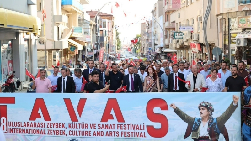 Denizli’nin Tavas ilçesinde bu yıl 8’incisi düzenlenen Tavas Zeybek, Kültür