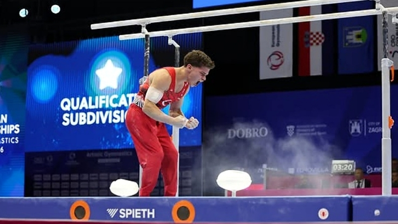 İzmir Büyükşehir Belediyesi Spor Kulübü’nün milli jimnastikçisi Altan Doğan, Artistik
