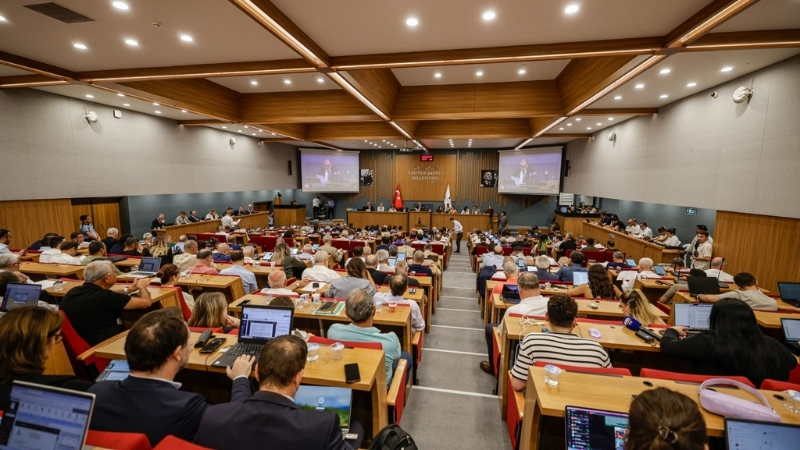 İzmir Büyükşehir Belediyesi Başkan Vekili Dr. Zafer Levent Yıldır, ağustos
