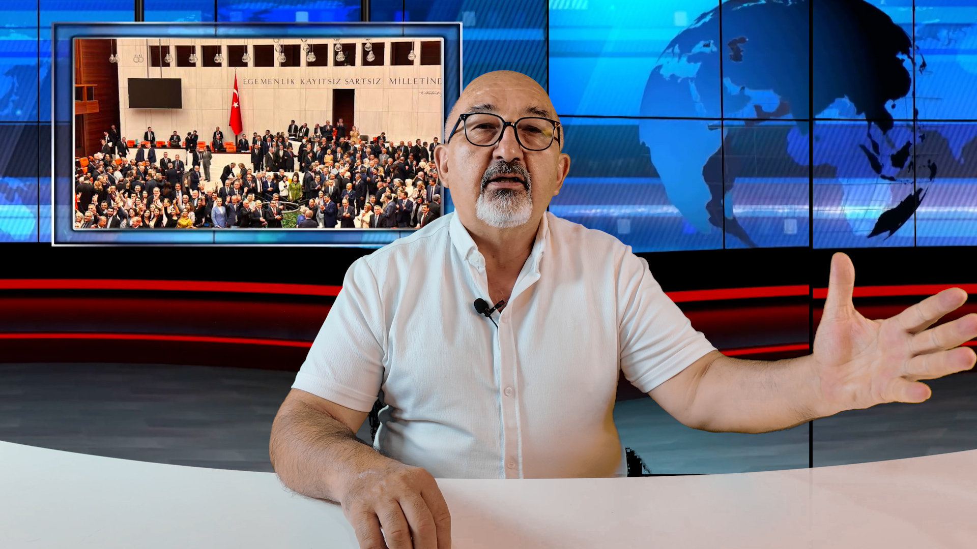 Egeyön TV ekranlarında yayınlanan Vatandaş Ahmet programında gazeteci Ahmet Deda,