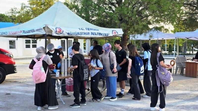 Denizli Büyükşehir’den okul yolunda sıcak sürpriz