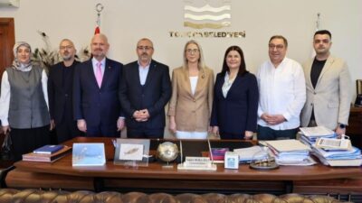 Cumhuriyet Halk Partisi’nden (CHP) AK Parti saflarına katılan Foça Belediye