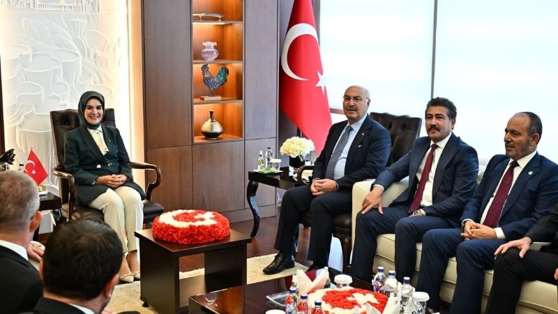 Aile ve Sosyal Hizmetler Bakanı Mahinur Özdemir Göktaş, bir dizi