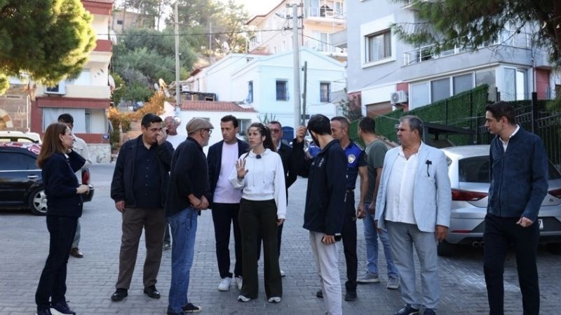 Çeşme Belediye Başkanı Lâl Denizli, başkan yardımcıları, ilgili birim müdürleri