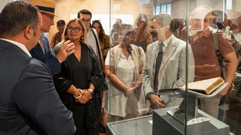İzmir Milli Kütüphane’nin yüzyılları aşan koleksiyonunda korunan nadir eserler ilk