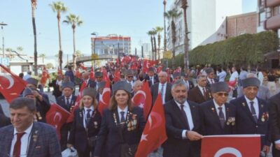 İzmir'de 19 Eylül Gaziler Günü etkinlikleri kapsamında, Valilik koordinasyonunda anlamlı