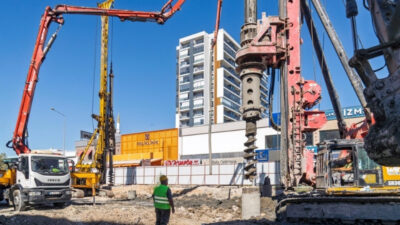 İzmir Büyükşehir Belediyesi’nin Mavişehir trafiğini rahatlatacak Şemikler Taşıt Üst Geçidi Projesi’nde, beklenenden yüksek sıvılaşma