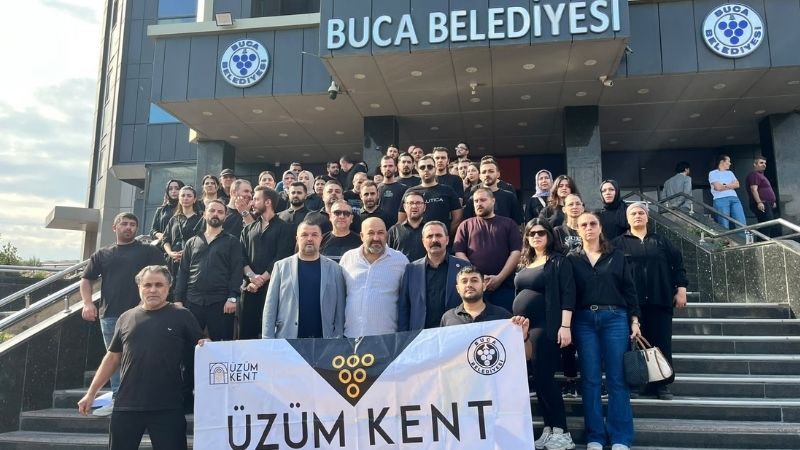 Buca Belediyesi önünde 7 aylık maaş isyanı