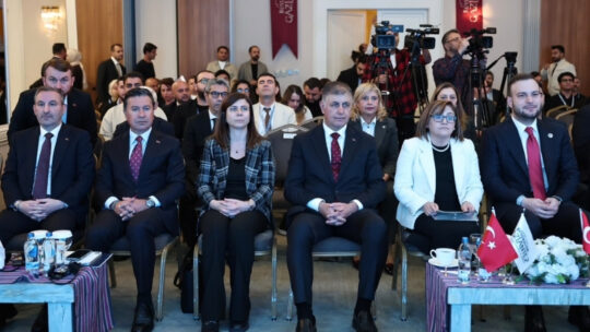 Muğla Büyükşehir Belediye Başkanı Ahmet Aras, Gaziantep’te düzenlenen “COP31’e Doğru: