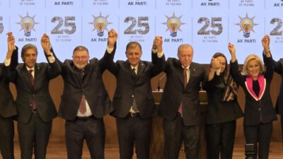 İzmir Büyükşehir Belediye Başkanı Cemil Tugay’ın AK Parti saflarına resmen