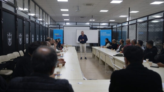 Konak Belediyesi ve AÇEV iş birliğinde Mutlu Çocuklar Oyun Evleri’ne