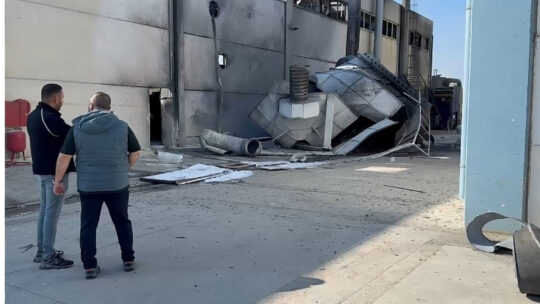 İzmir’in Torbalı ilçesinde metal üretimi yapan bir fabrikada sabah saatlerinde