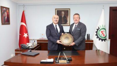Denizli Valisi Yavuz Selim Köşger, daha önce kendisini makamında ziyaret