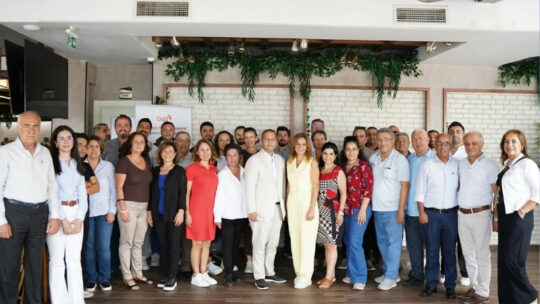 İzmir ve Manisa’da gerçekleştirdiği “Enerjimiz Muhtarlarımızla” buluşmalarında muhtarlarla bir araya