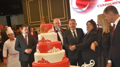 İzmir Valiliği tarafından 29 Ekim Cumhuriyet Bayramı’nın 103’üncü yıl dönümü