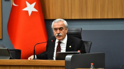 İzmir Büyükşehir Belediye Başkanı Cemil Tugay’ın AK Parti’ye katılmasıyla Ege