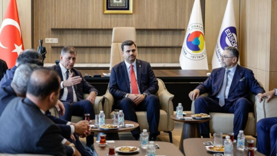 İzmir Büyükşehir Belediye Başkanı Dr. Cemil Tugay, EBSO’nun yeni yönetimini