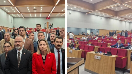 İzmir Büyükşehir Belediye Meclisi’nin muhalefet grupların katılmaması nedeniyle yeter çoğunluk