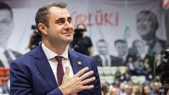 YENİ Parti İzmir İl Başkanlığı ön seçiminde sandıkların açılmasıyla birlikte