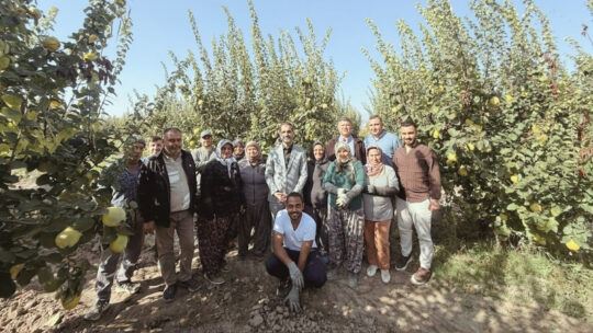 CHP İl Başkanı Ayhan Oran, kentin dört bir yanında esnaf,