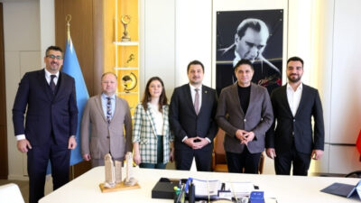 İzmir Barosu’nun Seçimli Olağan Genel Kurulu’nda baro başkanlığına seçilen Avukat