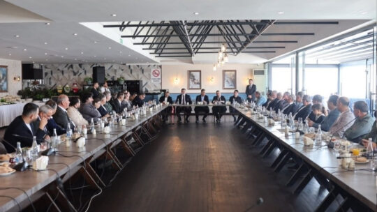 CHP’den istifa ederek AK Parti saflarına katılan İzmir Büyükşehir Belediye